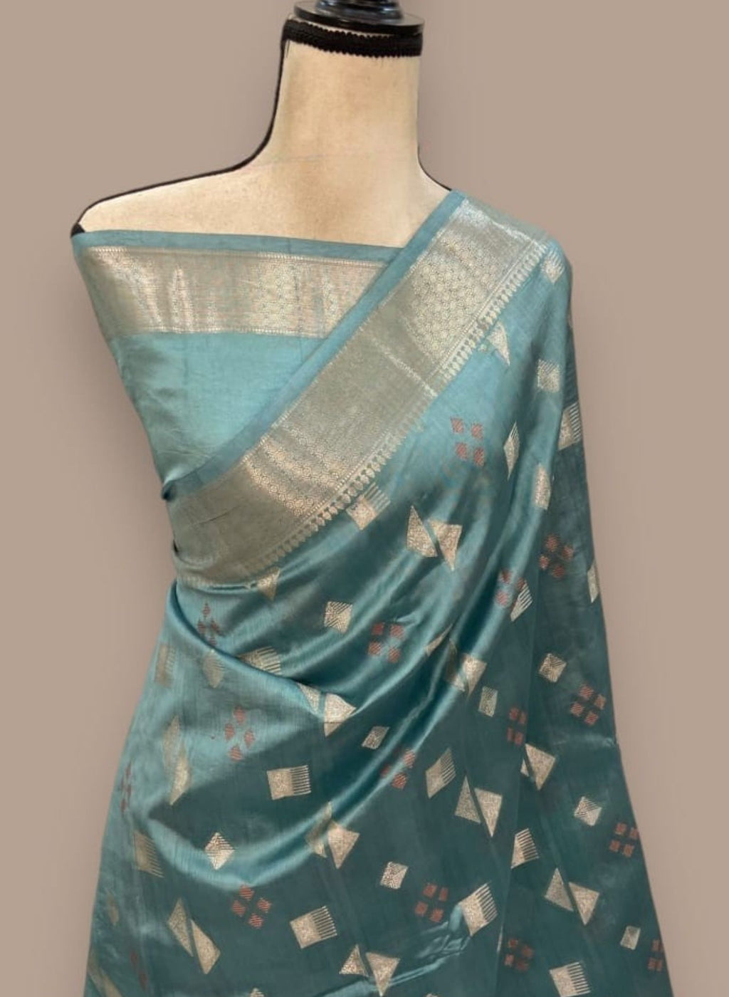 Banarasi Sarees with motif design