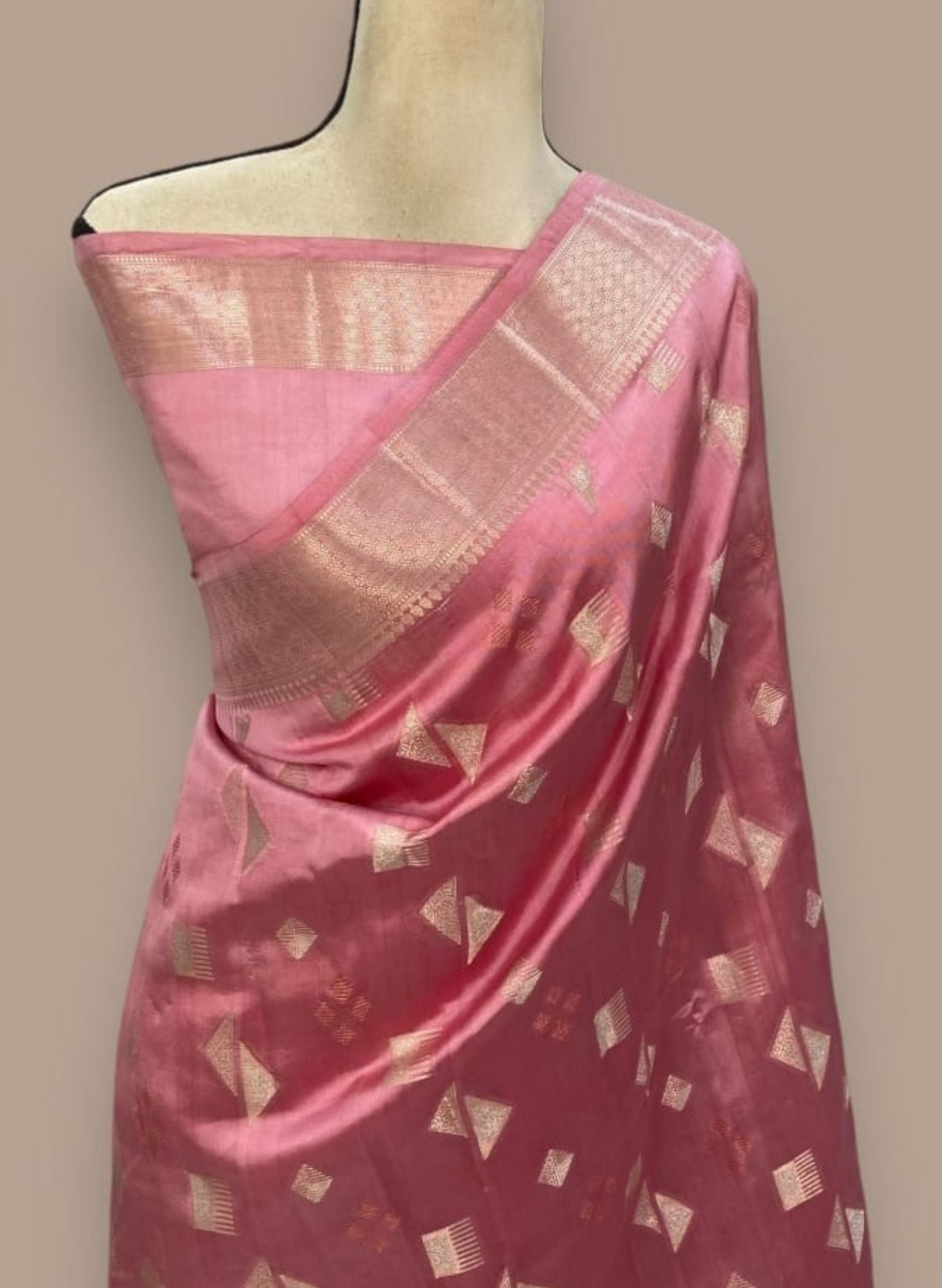 Banarasi Sarees with motif design